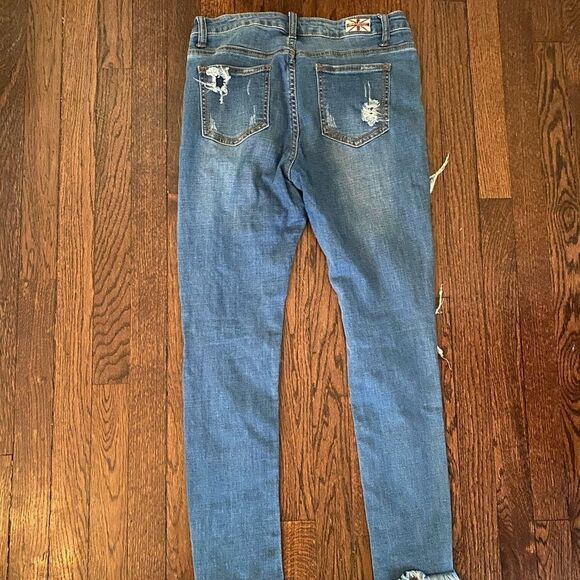 Highly Distressed *Machine* Jeans Sz9 - Picture 3 of 5